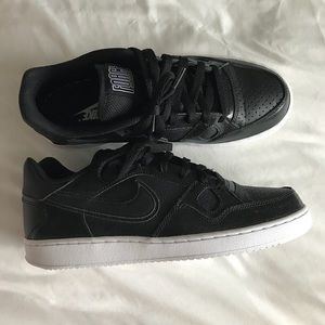 Nike Women’s Son of Force